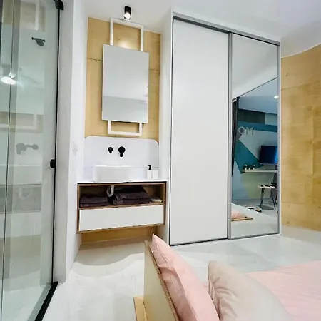 Bright And Modern Downtown Apartament Salonic