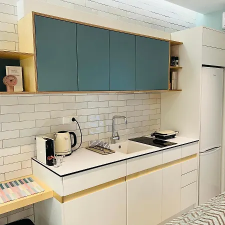 Bright And Modern Downtown Apartament