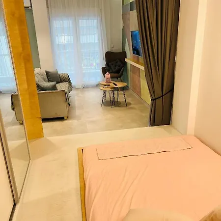 Bright And Modern Downtown Apartament